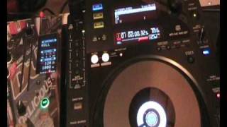 Pioneer  CDJ-900  Auto beat loop feature vid 1 Wealth