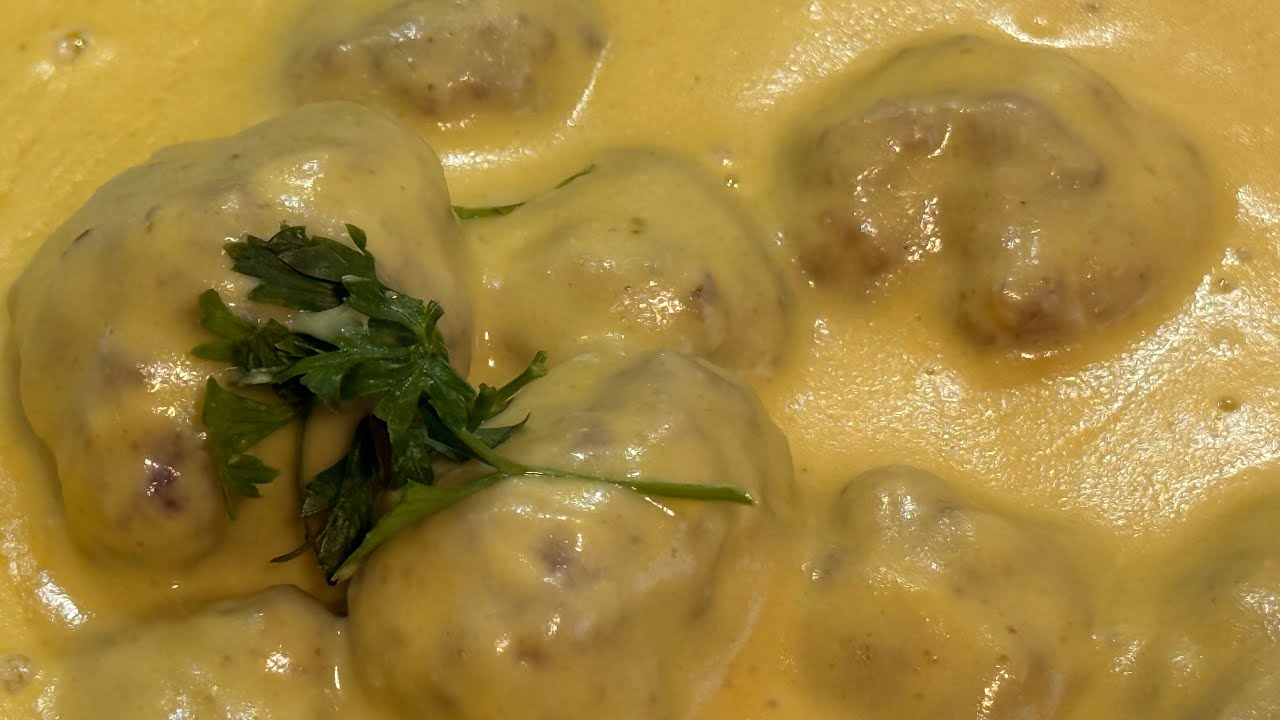 ALBÓNDIGAS CON SALSA 💃 DE ALMENDRAS 🧑‍🍳😋!!