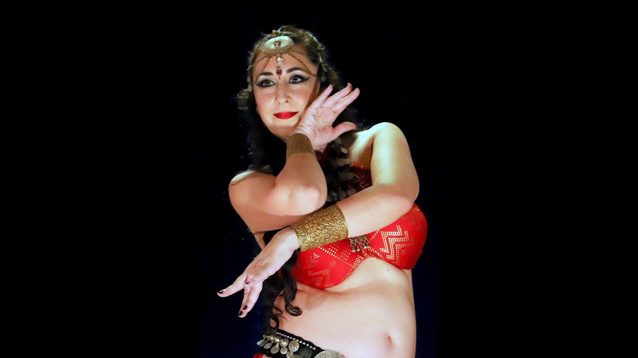 Elena Felipo - Hafla Into the Dark