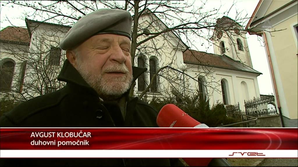 Zgorel je zvonik domžalske cerkve