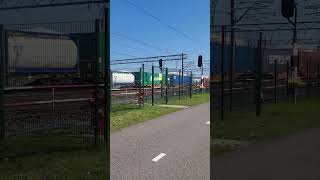Goederentrein naast Vondelingenweg, Rotterdam. #treinspotter #trein #Rotterdam