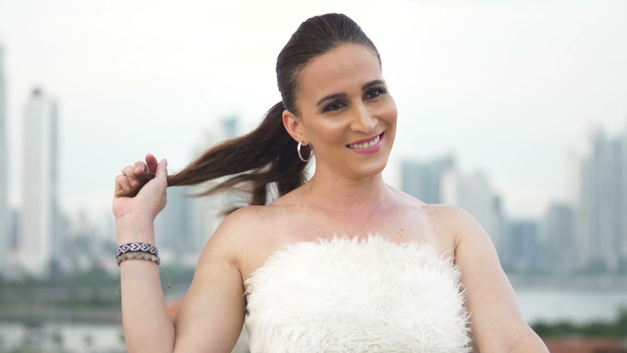 EL QUE SE ENAMORA PIERDE - DANIA MARÍA VG