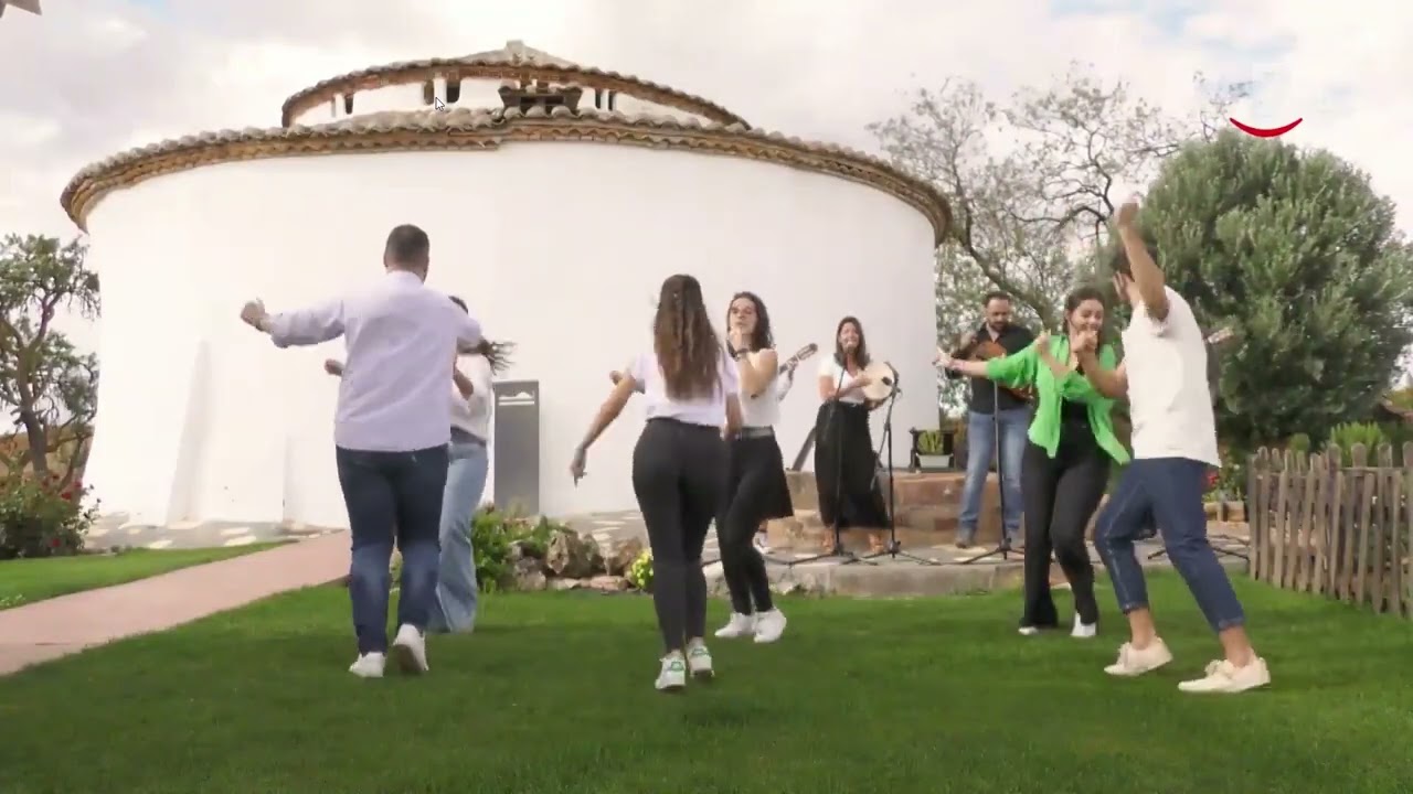 Dímelo tú, morenita.