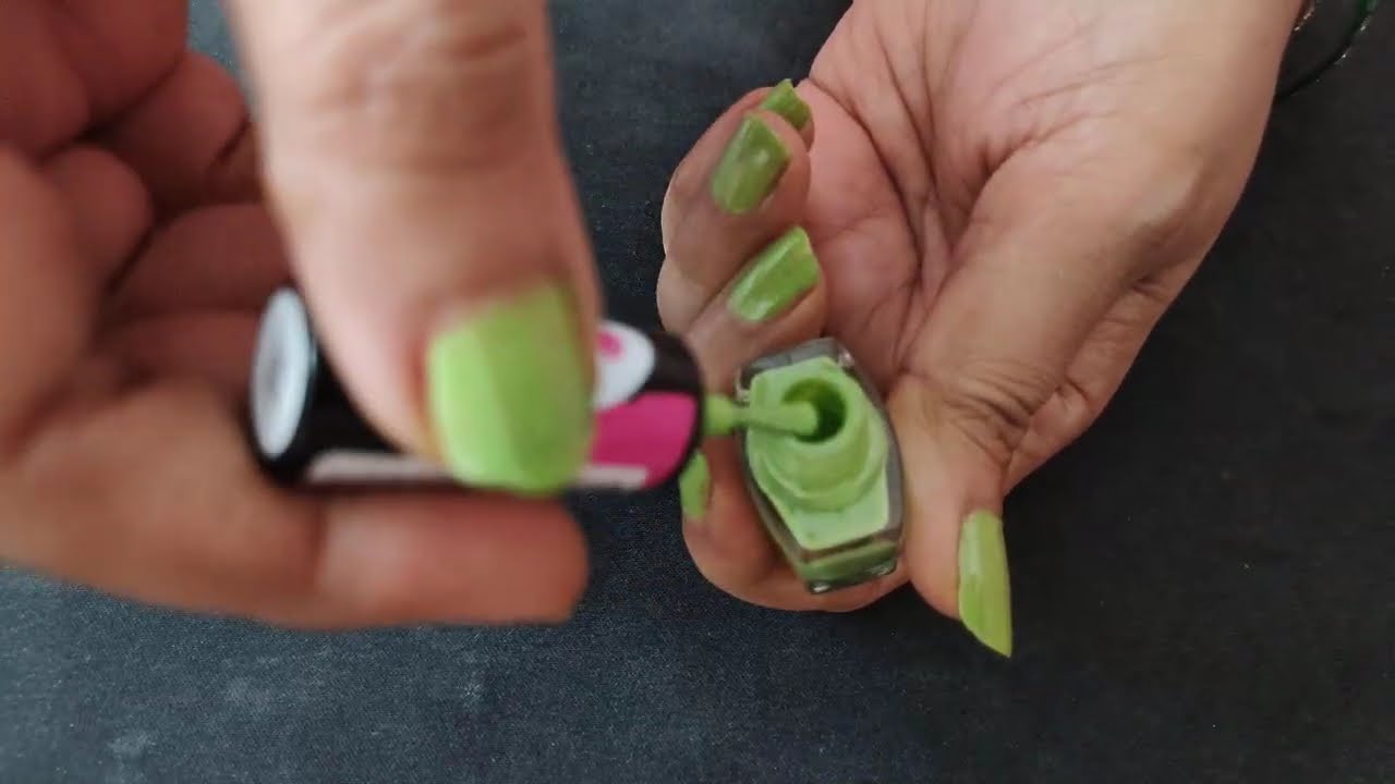 Elle 18 Nail Pops 131 Lime Green | Trendy Summer Nail Polish Review 💚