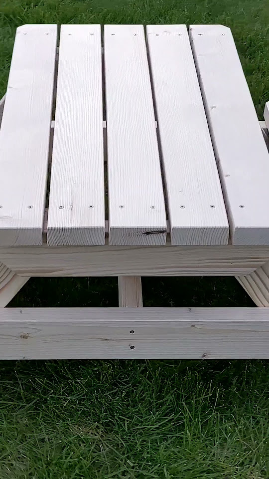 building-a-kid-sized-picnic-table-woodworking-diy-picnictable
