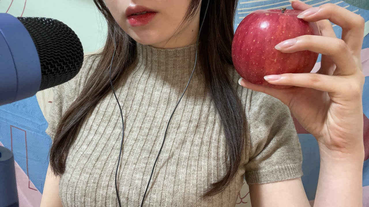 ASMR りんごをタップしたり噛んだり🍎
