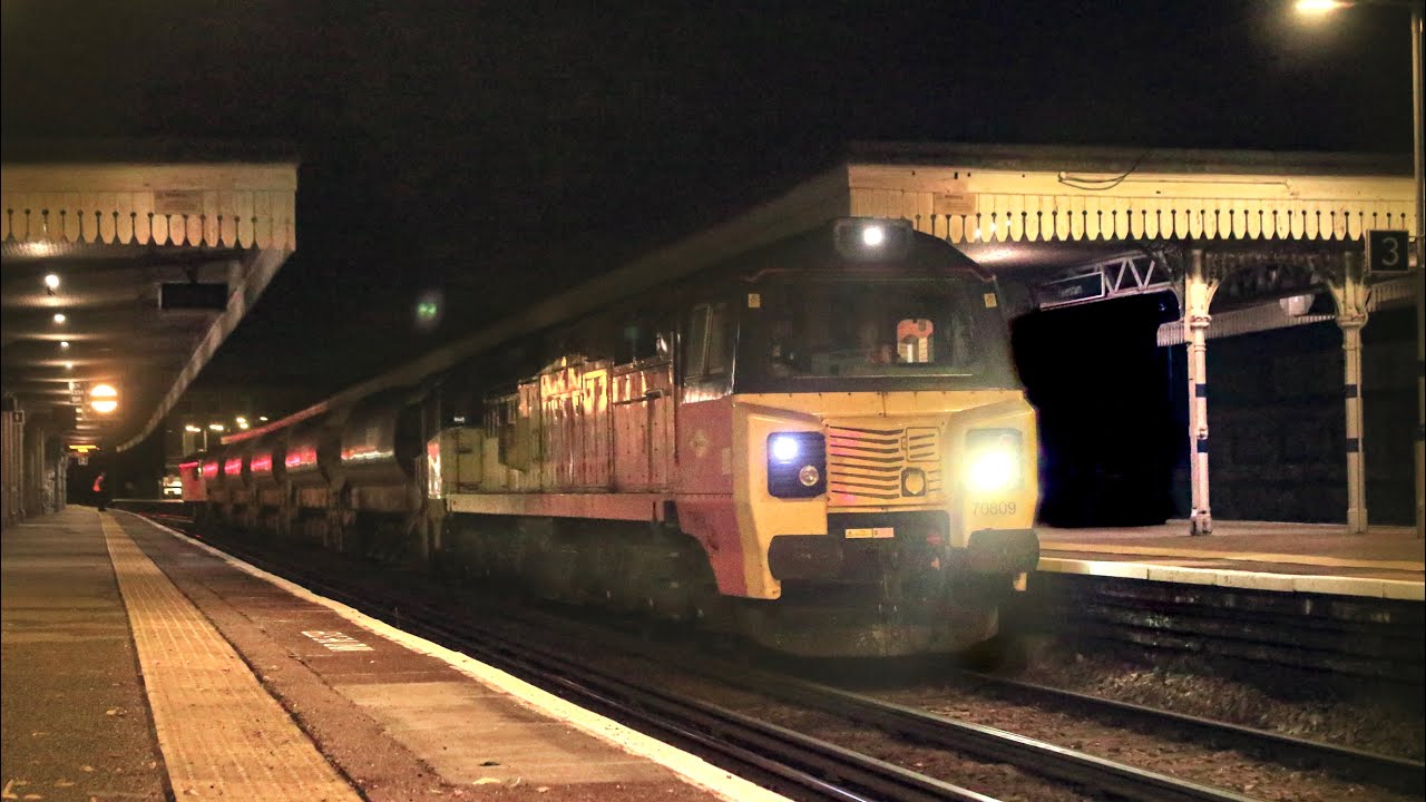 Colas Railfreight 70809 & 56090 Arriving & Departing Faversham With ...