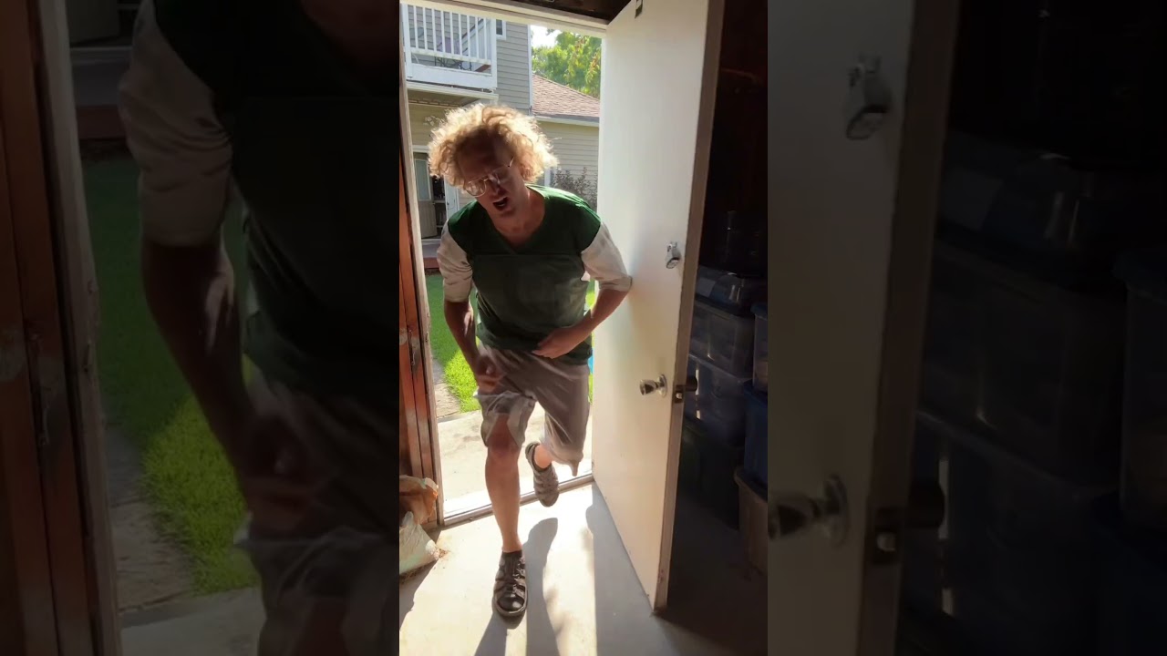 The Oregon Duck mascot lost its head. 