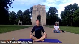 Morning yoga on victoria park -
