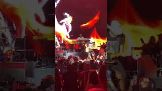 Brad Paisley Tribute to Eddie Van Halen - Live at the Sandia Resort and Casino - Aug 12, 2022 Net Worth