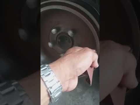 Paraan para sa minor damage ng brake drum at kung paano pakinisin ang hair line.