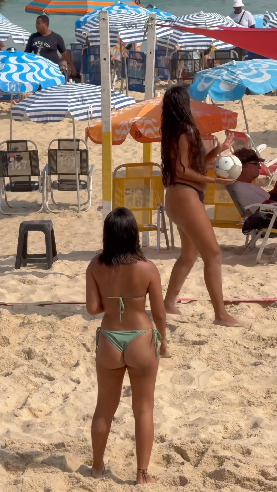 ?? Leblon Beach A Great Day at