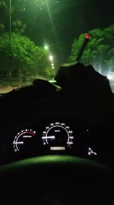 Story wa di mobil pada malam hari