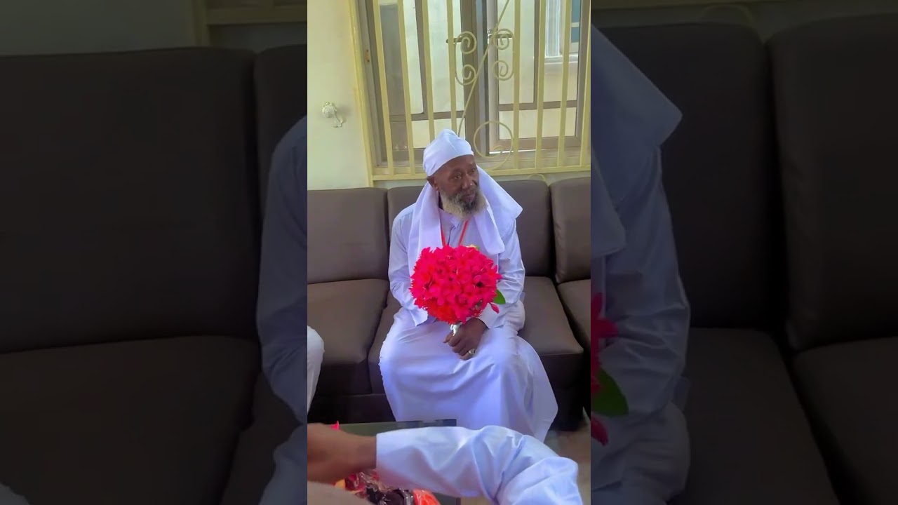 ГУРУМАХАРАДЖИ ПОСЕЩАЕТ ВОСКРЕСЕНЬЕ ИГБОХО