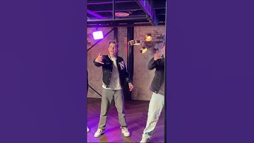 Een klein foutje in de dans… tijdens de opnames Ik ga je Bellen! #dancing #popz #music #dans #shorts