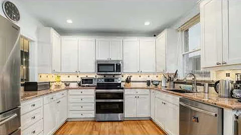 902 W 18th St Unit B