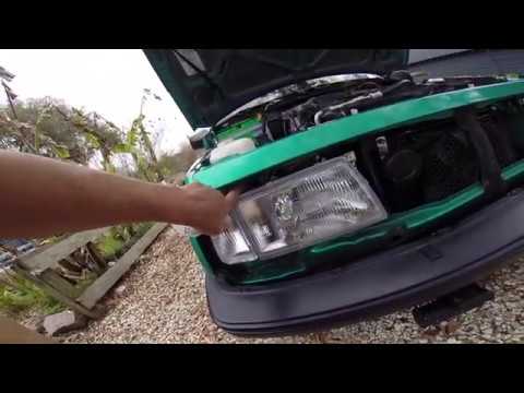 1995 4X4 GEO TRACKER HEADLIGHT ASSEMBLY INSTALLED. THESE HEADLIGHTS COME WITH HALOGEN BULBS.