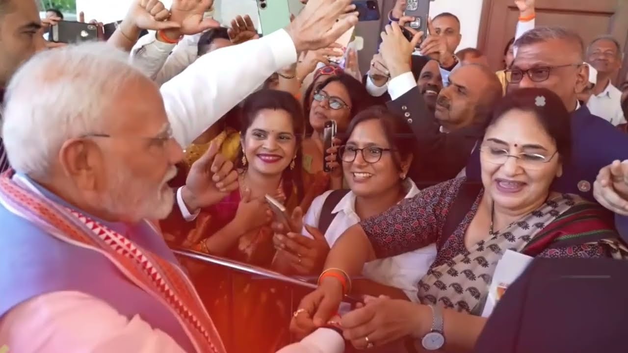 US नेवी ने कर दी चाबहर की घेराबंदी | India Sends Two Aircraft Carriers | Sudhir Chaudhary |