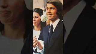 El vestido de novia hecho por un famoso cantante 👰