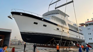Outer Reef 900 Motoryacht Sneak Peek Loading Video