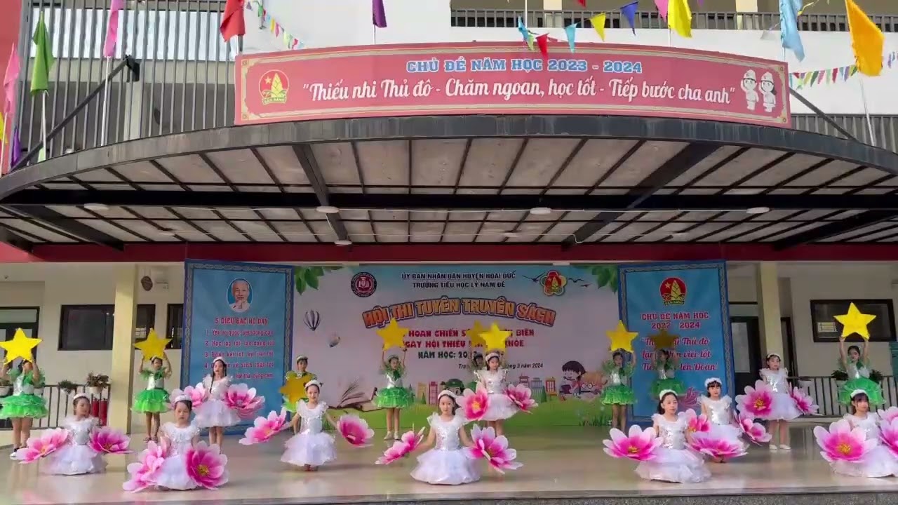 Liên khúc: Bác Hồ người cho em tất cả - Ca ngợi tổ quốc