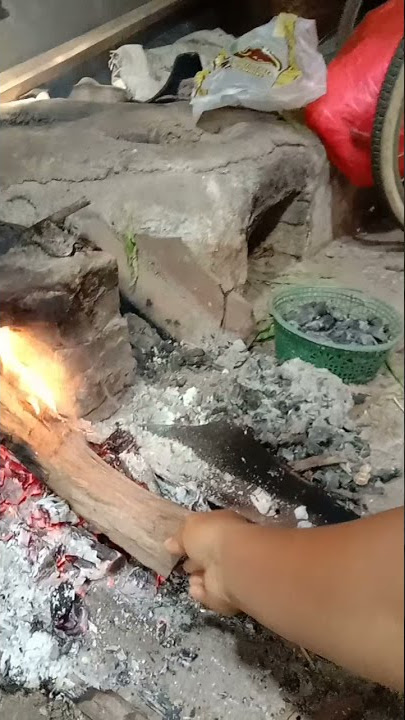 viral perempuan cantik masak di pawon #short