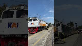 Download Lagu Moment Kereta Api Papandayan Masuk Stasiun Bandung MP3