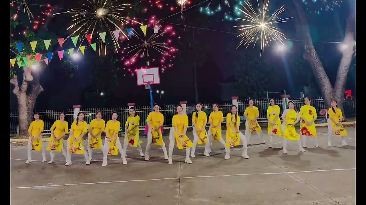 Kìa Tết đang sang remix / choreo #trangtranzumbadance