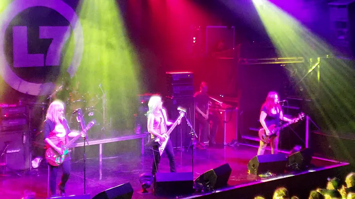 L7 - Pretend We're Dead