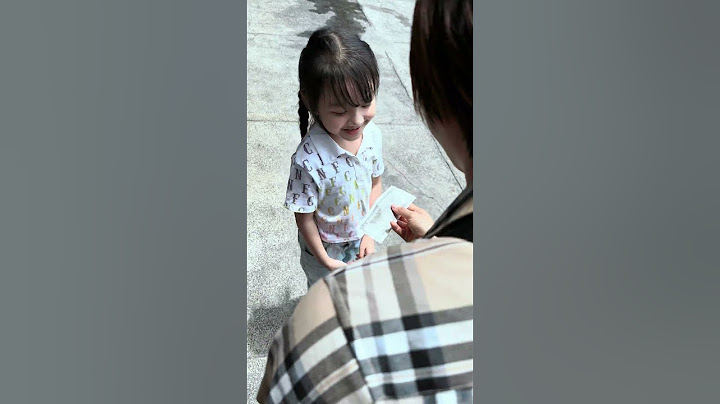 Little Girl Asks Strangers for Money to Help Homeless Man #kindnessman #homeless #emotion