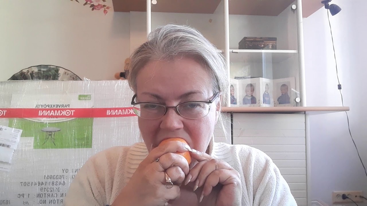 ASMR Suomi/Kaupan myyjä roleplay