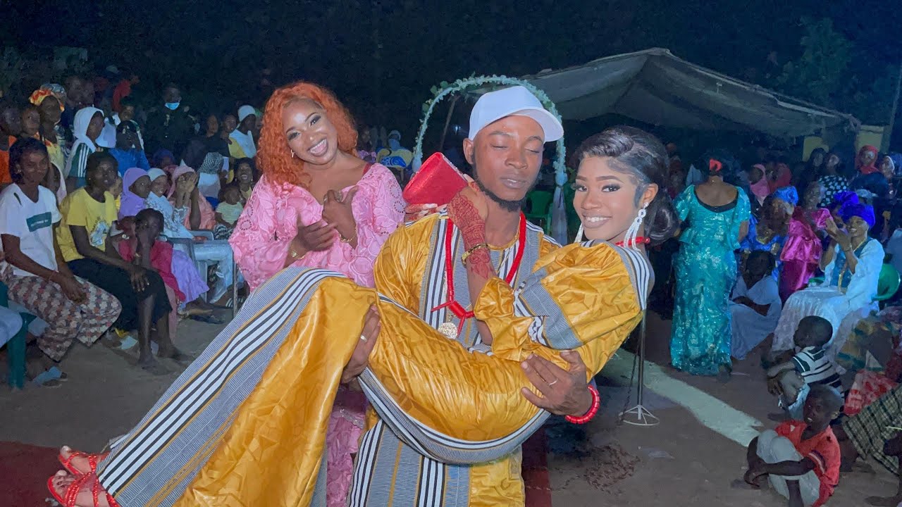 Réception du Mariage de AissatouCamara Madame Samba Labo Camara du 14 décembre 2023 à Vélingara