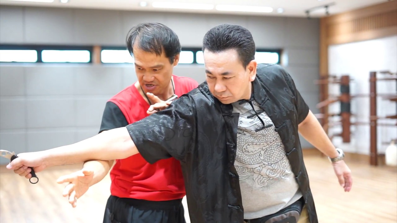 สาธิตหลักการป้องกันตัว กรณีถูกจี้ด้วยมีดสั้นในลักษณะต่าง ๆ ที่บางกอกวิงชุน @ Bangkok Wing Chun