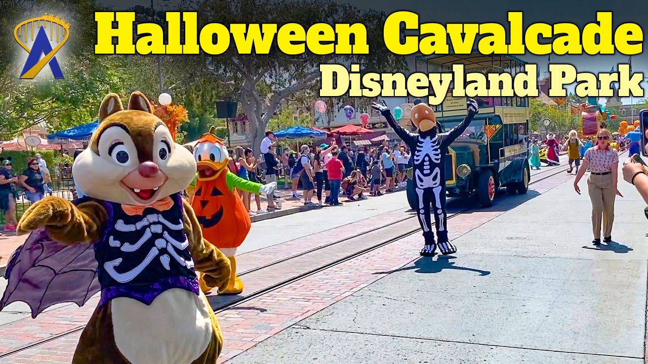 Disney Halloween Cavalcade with Mickey & Friends – Disneyland Park