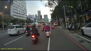 1110105 17點10分 BJR 6106 前金區中山二路533號門口 並排停車