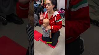 Técnicas seguras para salvar a una niña asfixiada #education #shorts #reels