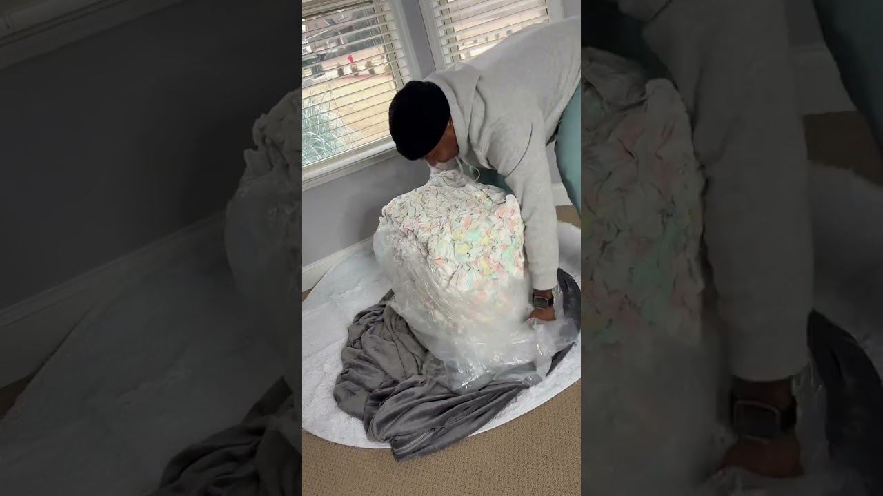 This giant 5ft bean bag chair is a 10/10 highly recommend! We lounge in it everyday and I’m glad my