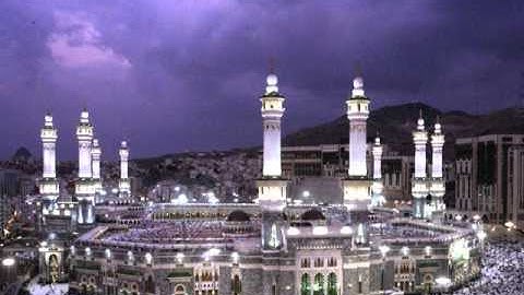 يا الله ما أروع هذا الصوت القارئ احمد سعود