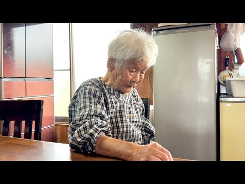 97歳】デイサービスに行った翌日、ばあちゃんの様子が… - YouTube