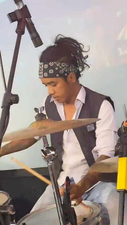 crazyrasta daun Puspa