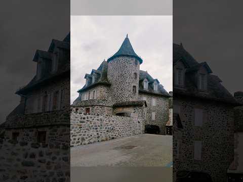 Cécile D’s film, uploaded in 2026 and titled with a December 2025 visit date, offers a more recent view of Pleaux. The seasonal perspective contrasts with the older aerial film and gives a sense of the inhabited centre. The winter date in the title gives this newer footage a distinct seasonal mood; opening days and services should still be checked separately.