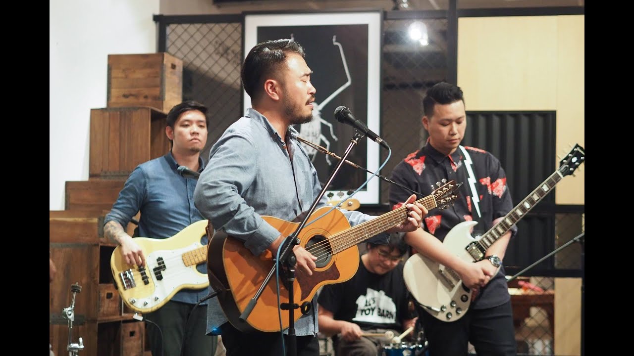 Nicholas Chim - Our Love Has Grown So Cold (Live at Journey East)