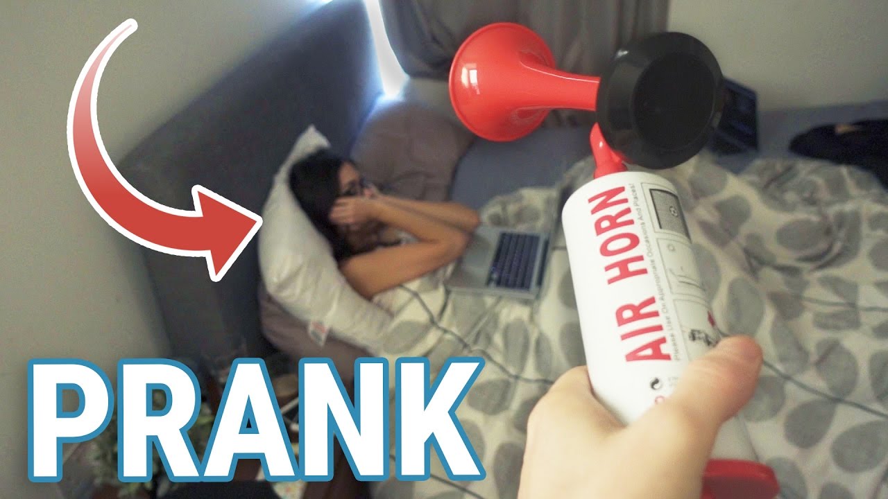 AIRHORN PRANK ON GIRLFRIEND YouTube