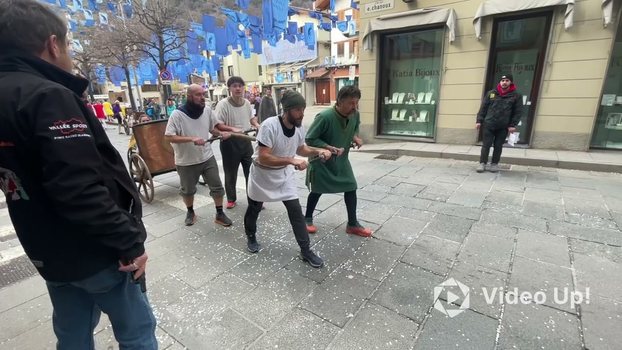 PARTENZA CORSA DELLE BIGHE 2024 CARNEVALE DI PONT SAINT MARTIN