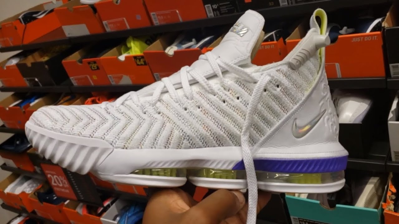 SPOTTED THE LEBRON 16 “BUZZ LIGHTYEAR” AT THE NIKE OUTLET - YouTube