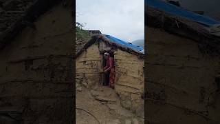Hard Life in Himalayan Nepal | Heavy Rain, Strong Winds and a Happy Poor Family