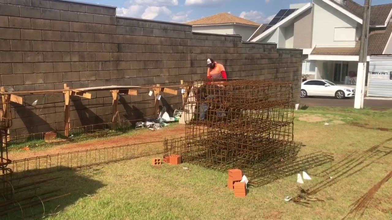 Canteiro da Obra / Corte e Dobra de aço-  Obra Vinhedo