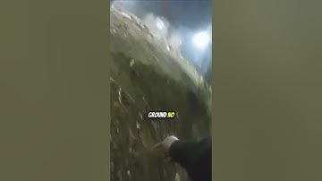 Agenten hebben eindelijk een foto gemaakt van deze volwassen peuter #misdaad #bodycam #shorts