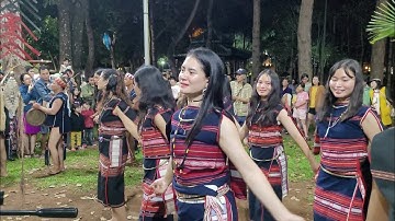 Đoàn cồng chiêng bahnar huyện kông chro giao lưu ở TP Pleiku nghe rất sôi động