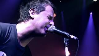 Video thumbnail of "Cadena Perpetua - Buscando salidas (En Vivo En Obras DVD)"